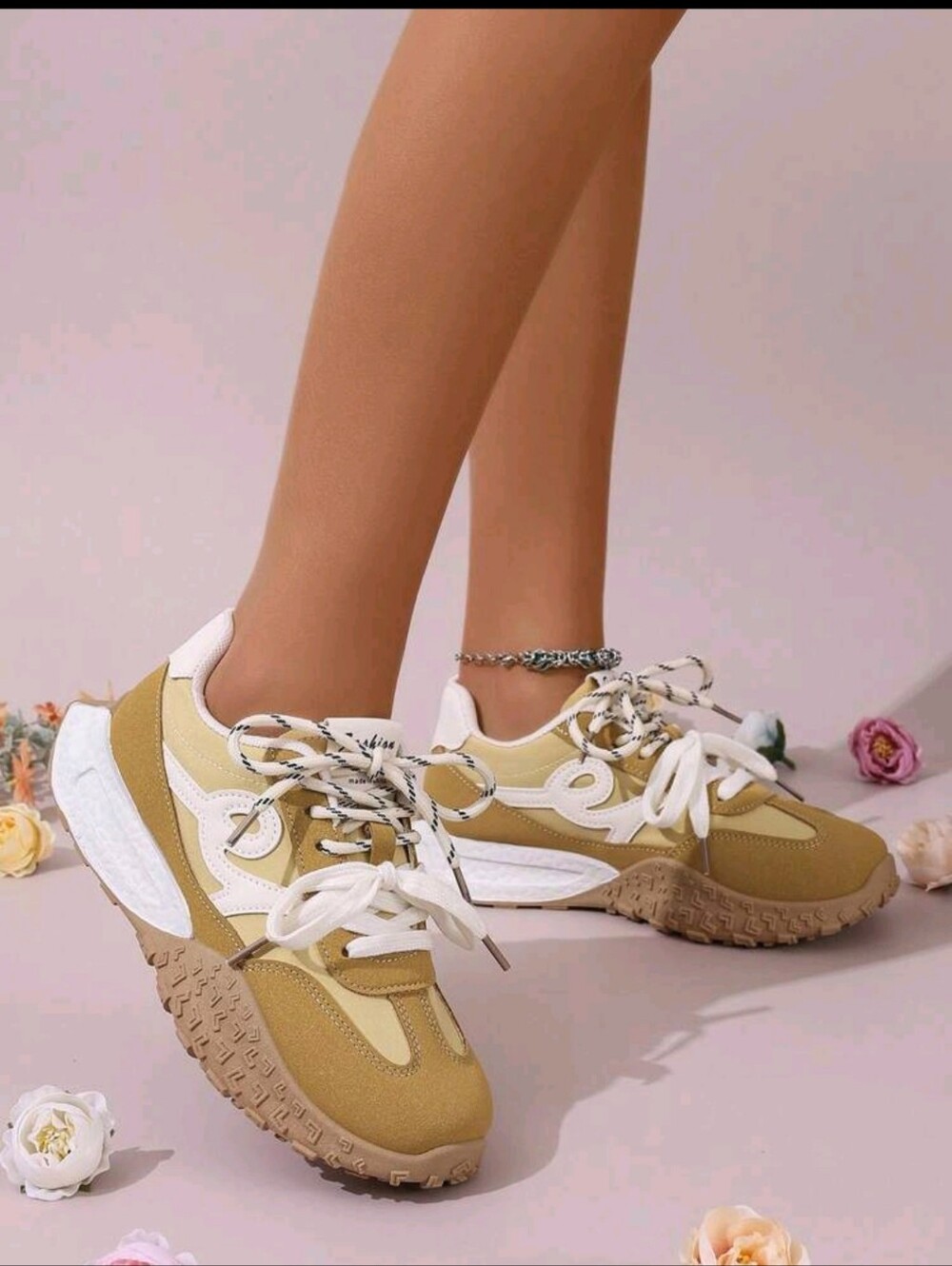 **" CASUAL TAN & WHITE FASHION SNEAKERS**💛🤍💛🤍💲💲💲💲💲